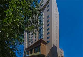 附近绿化洒水车